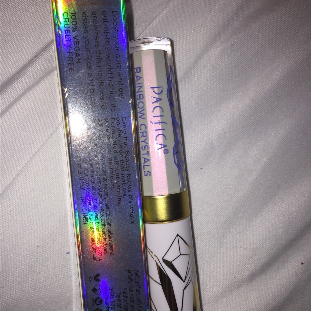 Pacifica Liquid Highlighter